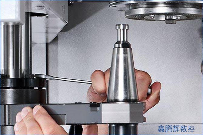 陶瓷精雕機